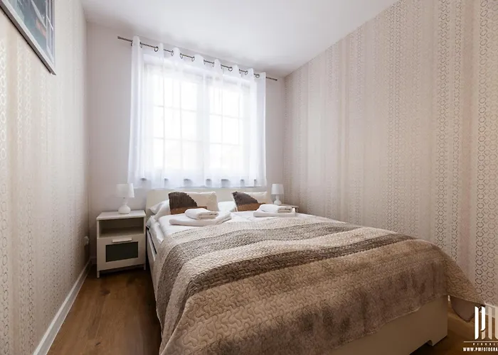 Gorski Azyl - Przemyslowa 18 קרפאז'